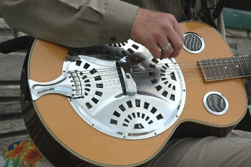 Street_Guitar.jpg